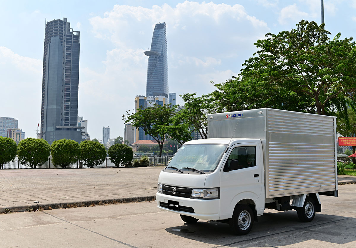   Vận chuyển linh hoạt, dễ dàng xoay trở cùng “vua xe tải nhẹ” Suzuki Carry Pro nhờ bán kính vòng quay tối thiểu chỉ 4,4m