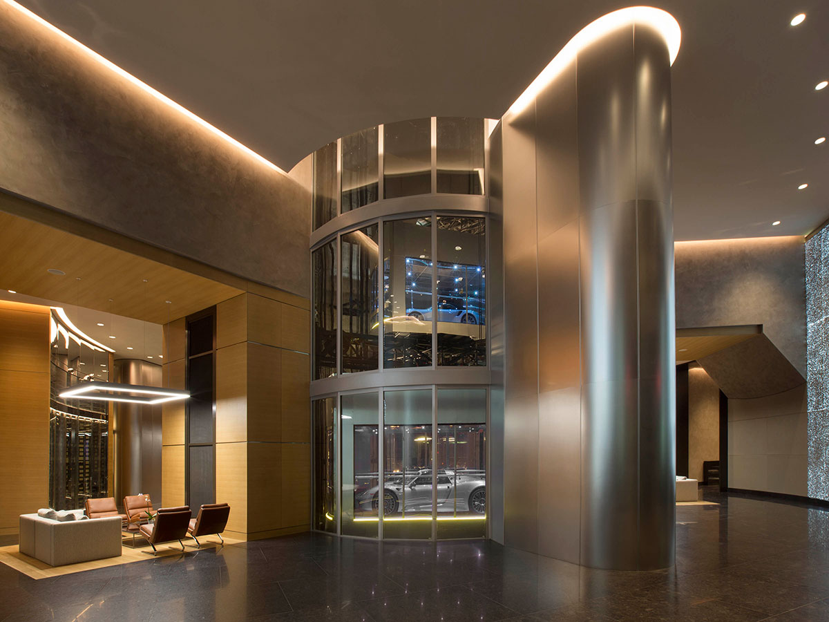 Porsche Design Tower cho phép cư dân đưa siêu xe của mình lên thẳng giữa phòng khách căn hộ bằng thang máy