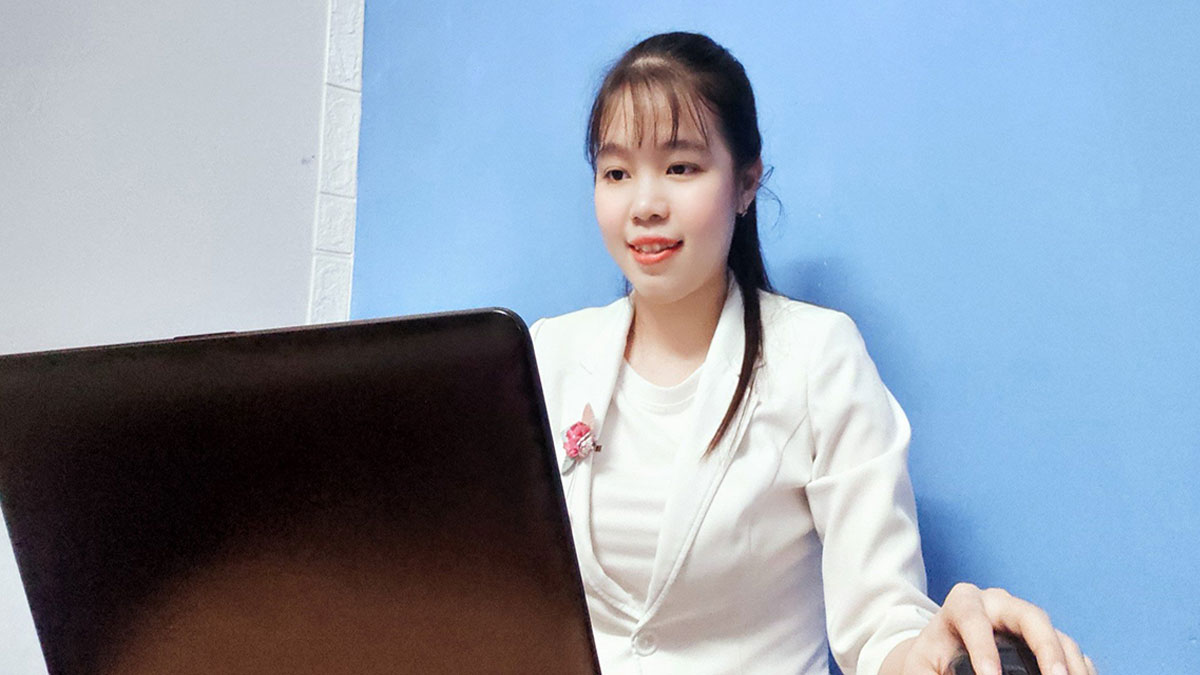 Cô Viễm Hằng dạy trực tuyến qua Zalo PC