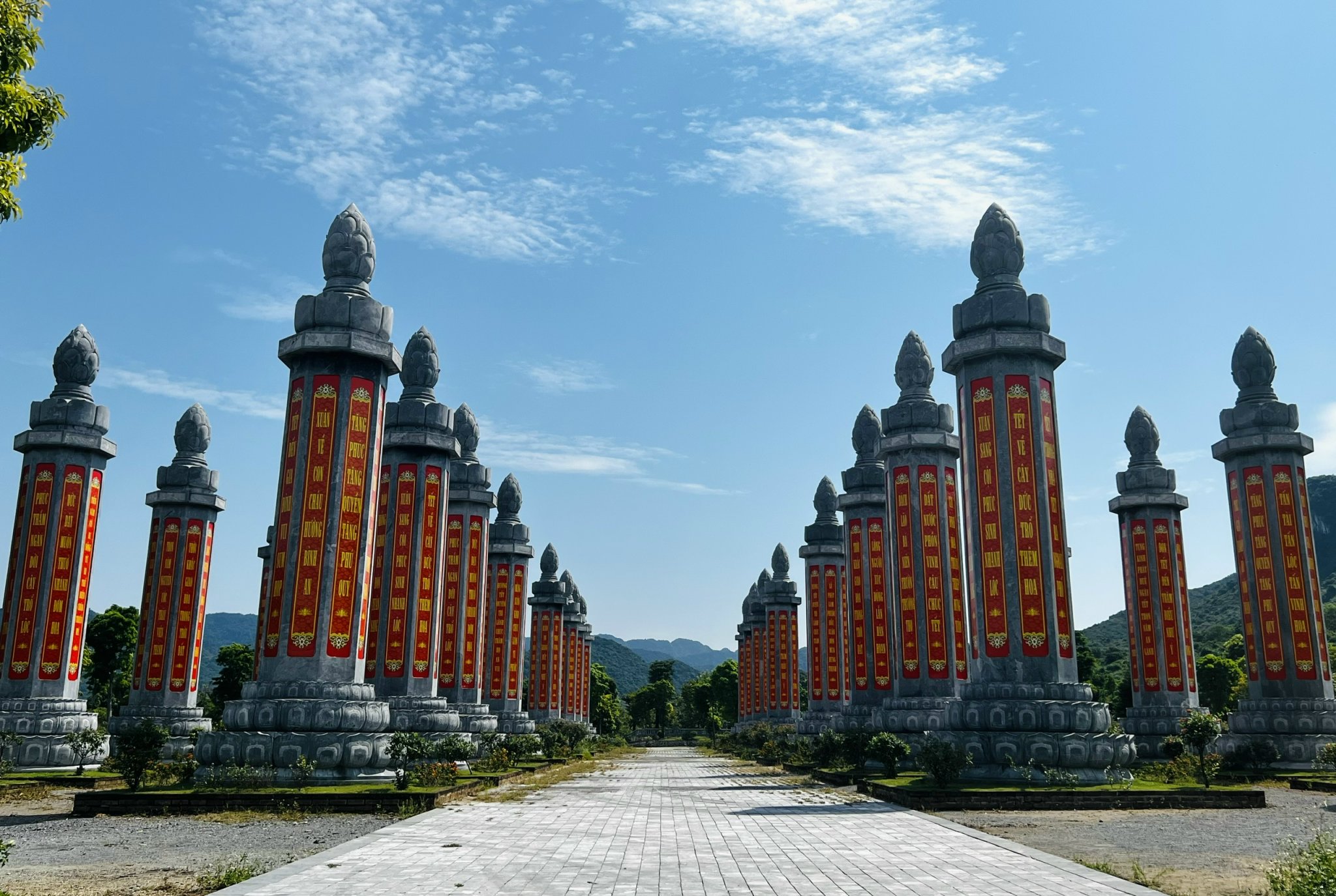 Bạn đã tới ngôi chùa lớn nhất thế giới ở Hà Nam chưa?