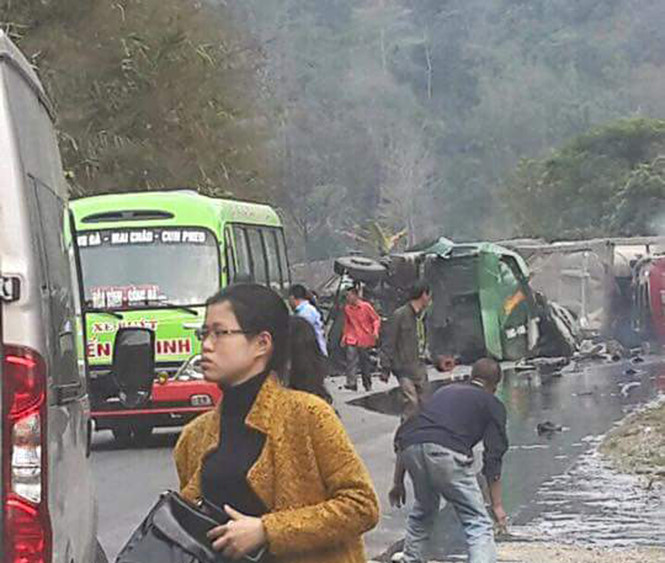 Vụ tai nạn gây ra đám cháy lớn, khiến 3 người chết, 26 người bị thương - Ảnh: Chí Công