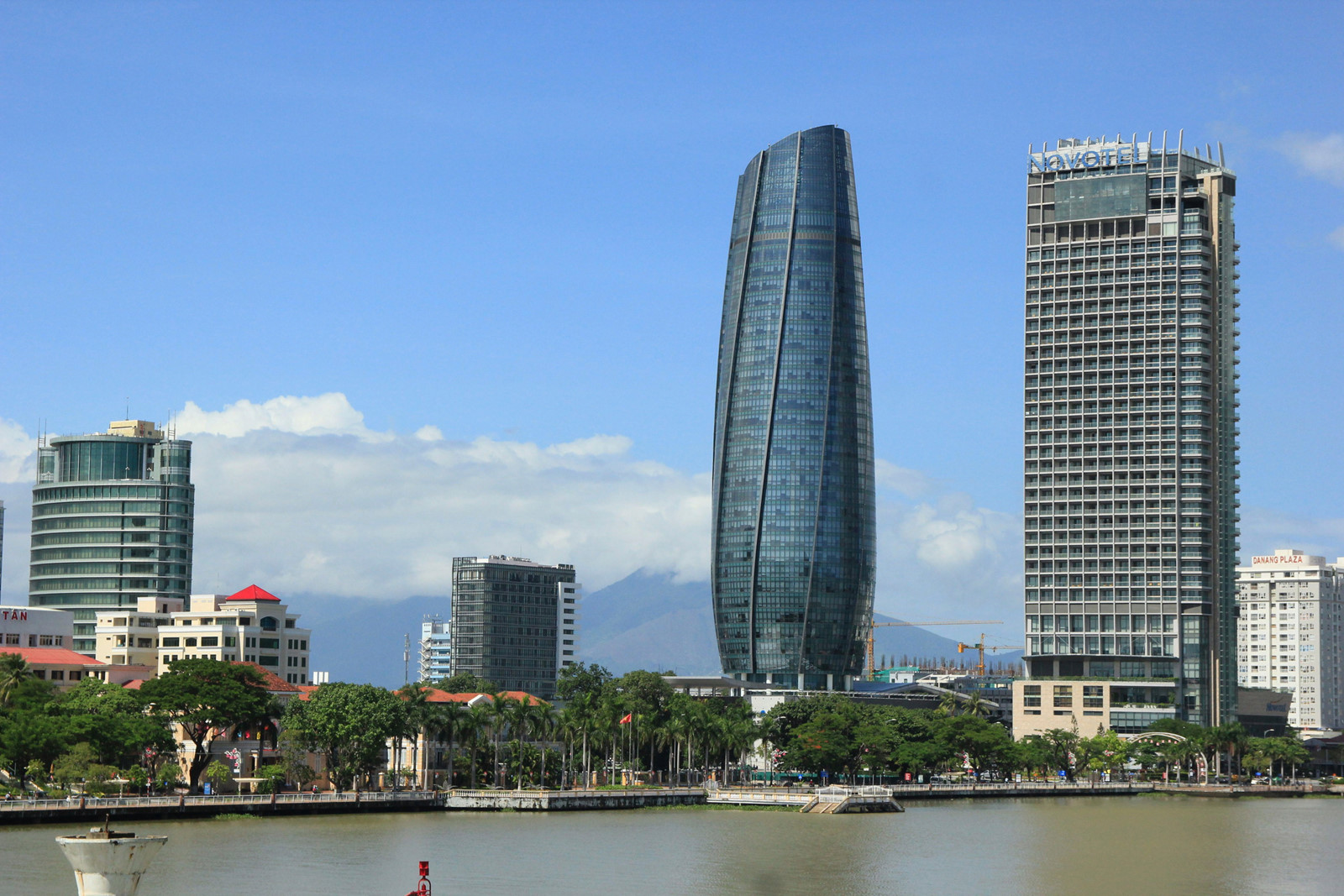 Đà Nẵng tiếp tục được vinh danh lần thứ 6 là thành phố dẫn đầu chỉ số năng lực cạnh tranh - Ảnh: T.N