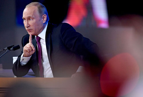 3 hành động gây sốc của ông Putin tại buổi họp báo 1