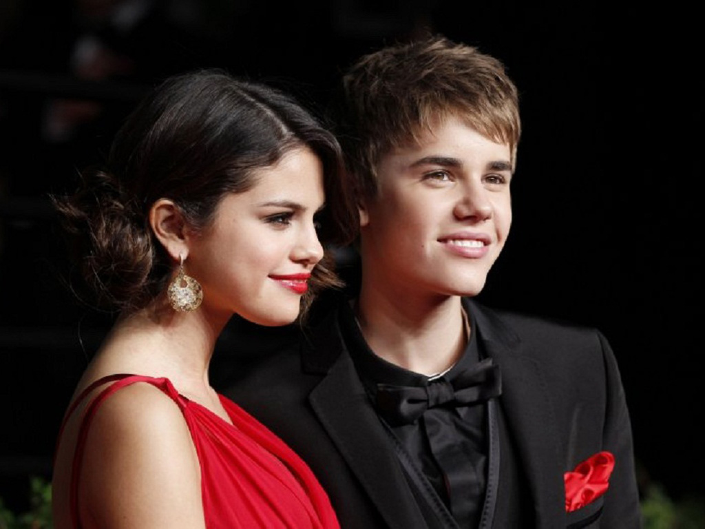 Justin Bieber và Selena Gomez là một trong những cặp đôi tốn nhiều giấy mực nhất của báo giới - Ảnh: Reuters