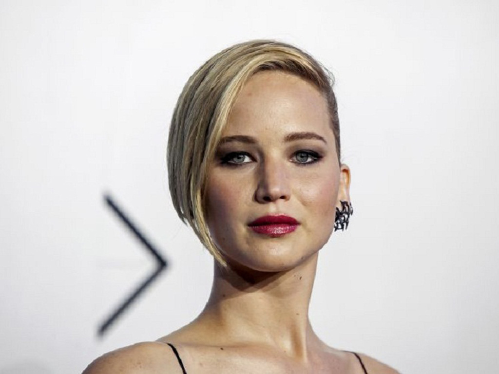 Jennifer Lawrence dằn vặt bản thân khi đã không cố gắng đấu tranh đòi quyền lợi cho bản thân - Ảnh: Reuters