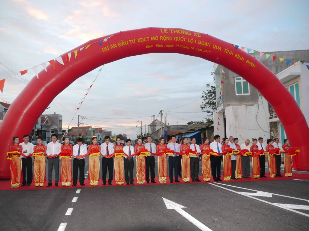 Lễ thông xe công trình xây dựng mở rộng quốc lộ 1 qua địa phận tỉnh Bình Định và Phú Yên