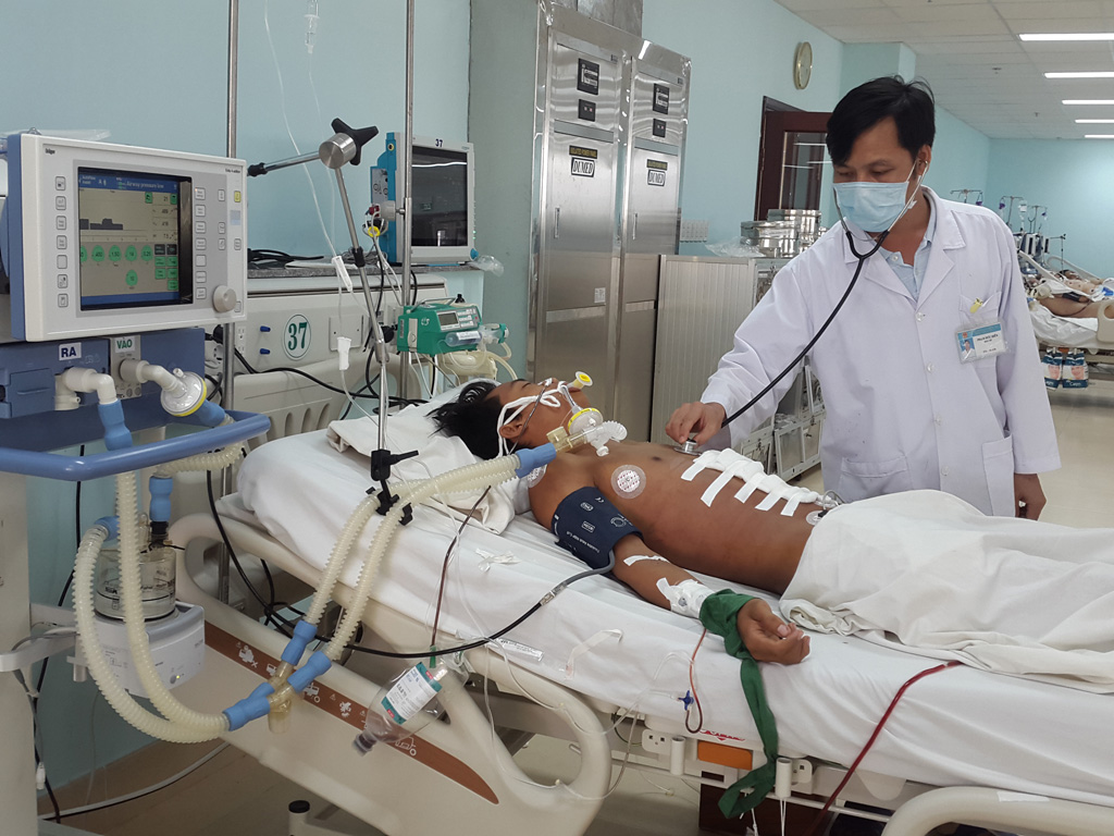 Bệnh nhân Duy đã qua cơn nguy kịch - Ảnh: Nguyễn Long
