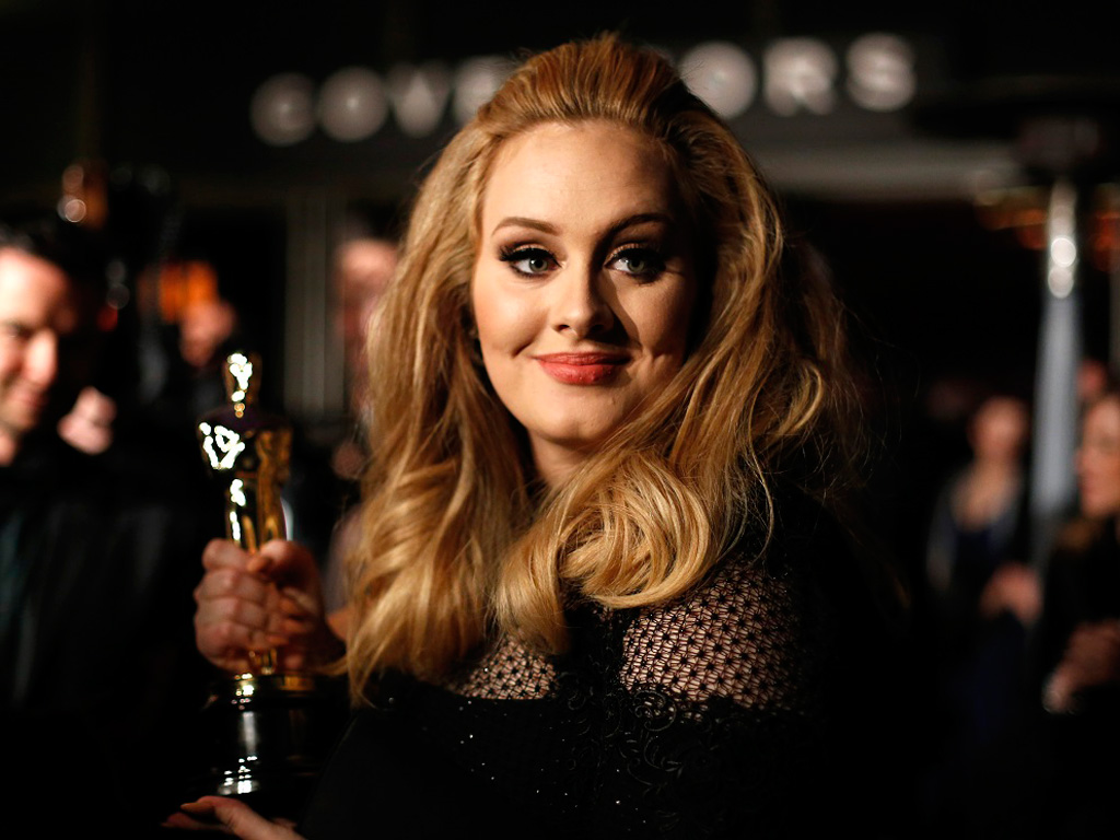 Ca khúc Skyfall của Adele được vinh danh Ca khúc nhạc phim hay nhất tại lễ trao giải Oscar 2013 - Ảnh: Reuters