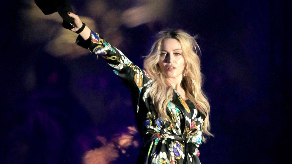 Madonna trong chuyến lưu diễn tại Stockholm (Thụy Điển) - Ảnh: AFP/Getty Image