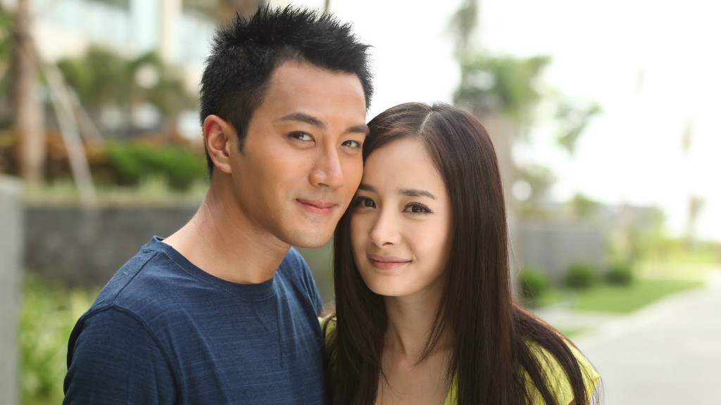 Cặp đôi nổi tiếng của làng giải trí Hoa ngữ Lưu Khải Uy - Dương Mịch - Ảnh chụp màn hình trang Styletc.com