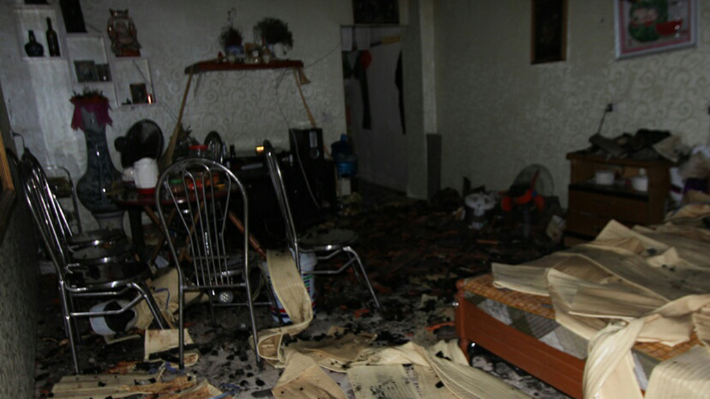 Ngôi nhà của gia đình Phú bị lửa thiêu rụi hết đồ đạc