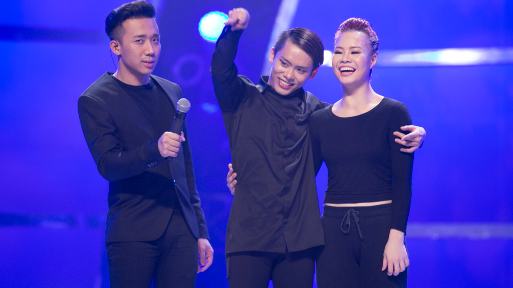 Đức Việt (giữa) và Gia Linh dừng bước tại Thử thách cùng bước nhảy 2015