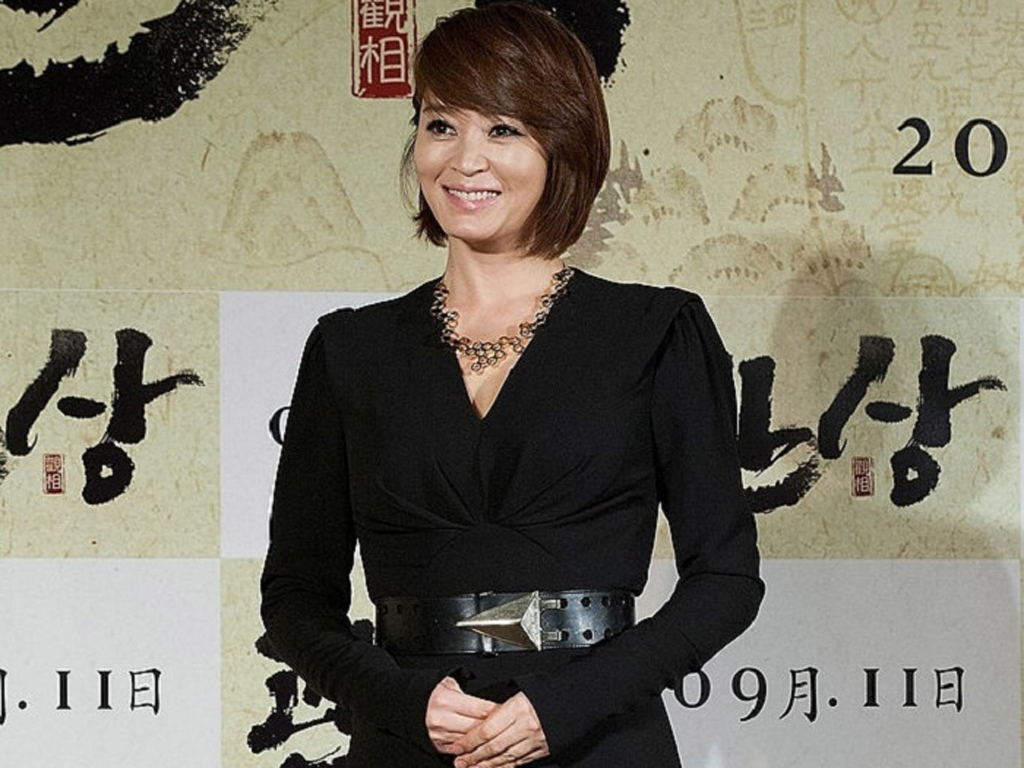 Dù đã sang tuổi 45, Kim Hye Soo vẫn là biểu tượng gợi cảm của phụ nữ Hàn Quốc - Ảnh: AFP/Getty Images