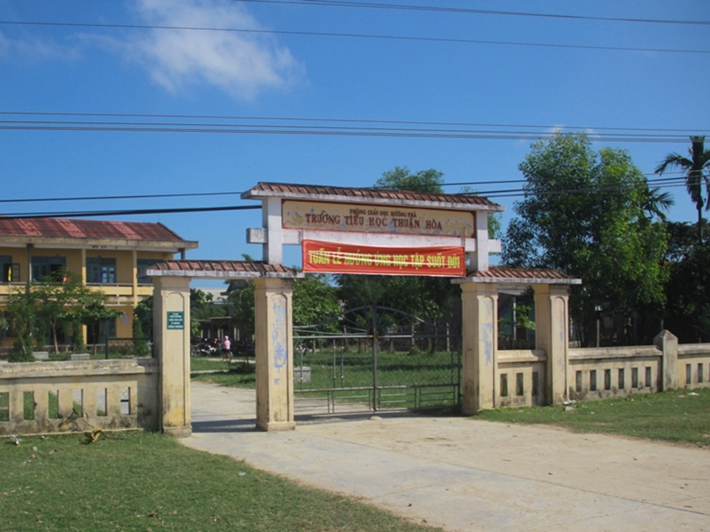 Trường tiểu học Thuận Hòa