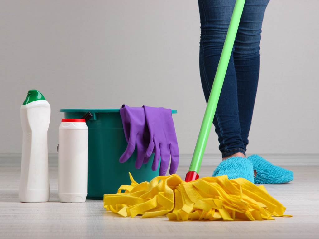 Làm việc nhà vừa giúp giảm cân vừa tốt cho tinh thần và thể chất - Ảnh: Shutterstock