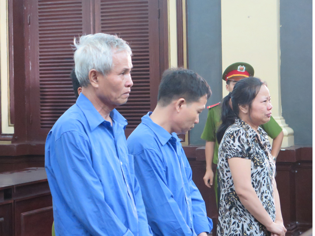 Các bị cáo tại phiên tòa ngày 28.12 - Ảnh: Phan Thương