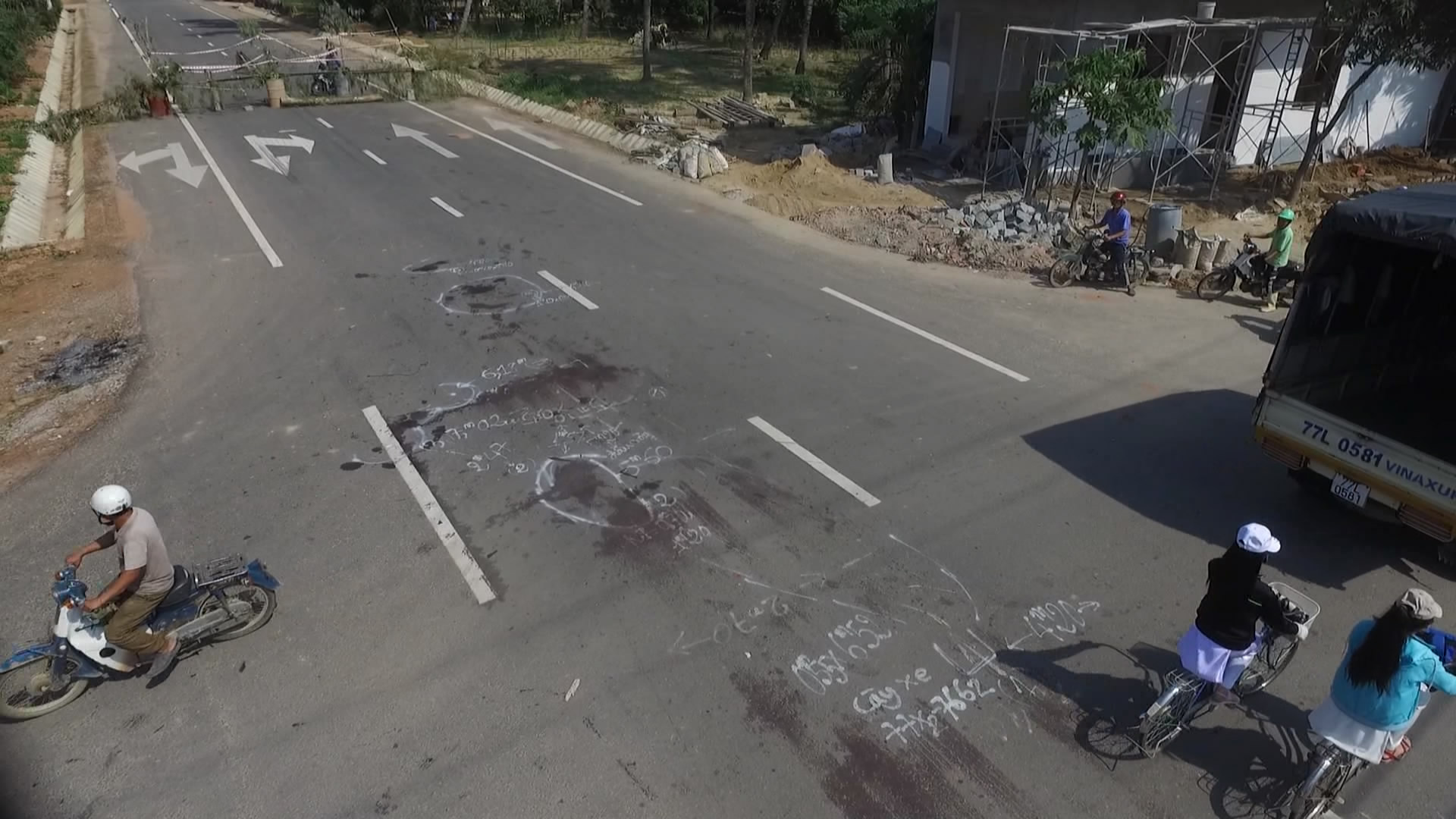 Ngã tư đường nơi xảy ra vụ tai nạn giao thông nghiêm trọng - ảnh: chụp từ clip