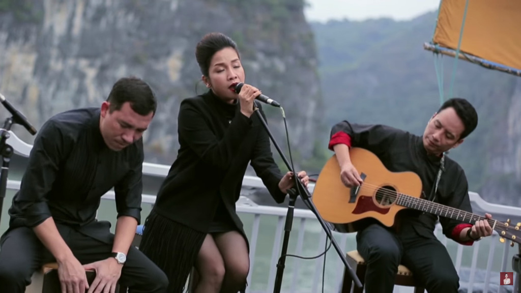 Ca sĩ Mỹ Linh trong MV 'Biển khát' của chương trình 'Hợp âm gió' - dự án đồng hợp tác giữa Mỹ Linh và POPS Worldwide trên YouTube - Ảnh: cắt từ clip