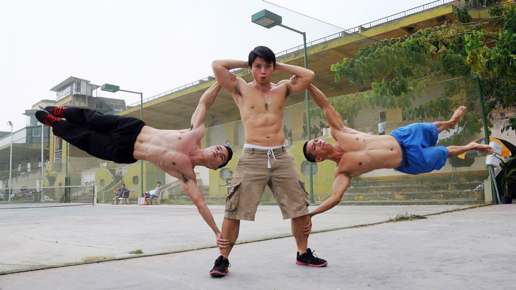 Các thành viên trong nhóm Sài Gòn Calisthenics tập luyện Street Workout - Ảnh: S.G.C
