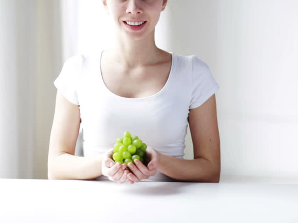 Ăn nho giúp eo thon và tăng cường ham muốn tình dục - Ảnh: Shutterstock
