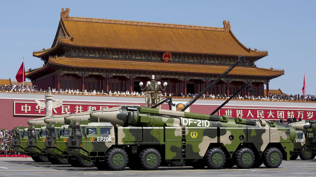 Tên lửa đạn đạo chống hạm DF-21D của Trung Quốc -  Ảnh: AFP