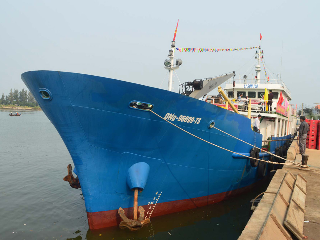 Tàu Lý Sơn 168 được đánh giá là tàu dịch vụ hậu cần nghề cá thuộc loại hiện đại nhất nước hiện nay - Ảnh: Hiển Cừ