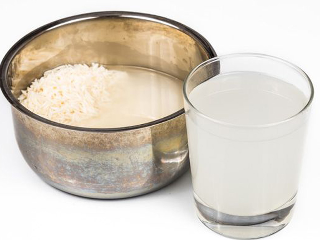 Nước gạo giúp ích cho da và tóc - Ảnh: Shutterstock