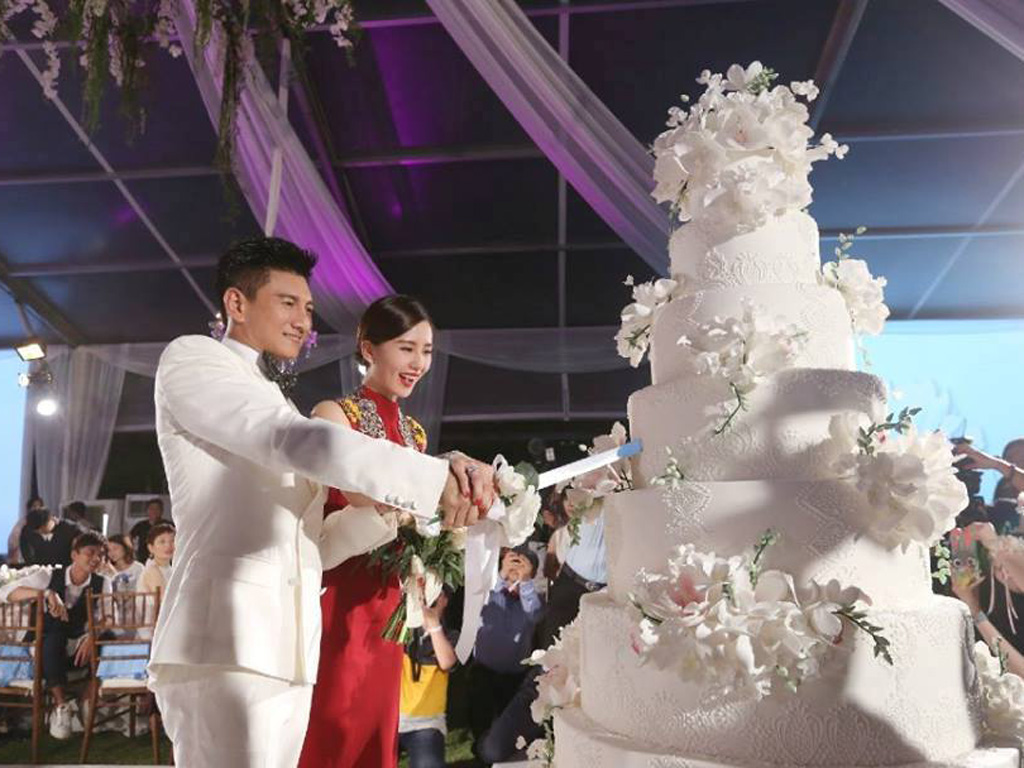 Đám cưới của cặp diễn viên 'Bộ bộ kinh tâm' gây choáng ngợp bởi độ xa hoa