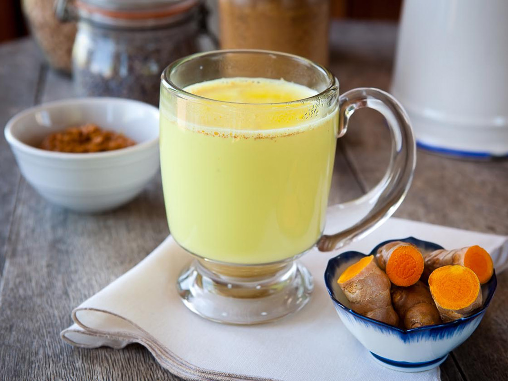 Lợi ích của việc uống nước gừng nghệ vào buổi sáng Lợi ích của việc uống nước gừng nghệ vào buổi sáng