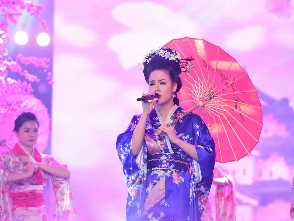 Nhật Kim Anh hóa thân thành geisha và chinh phục ban giám khảo