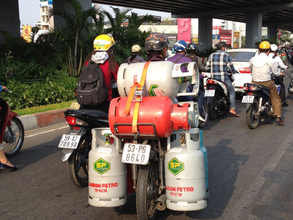 Giá gas bán lẻ tăng tháng thứ 2 liên tiếp - Ảnh: H.Việt