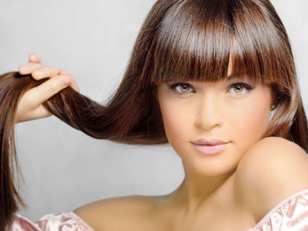 Biết cách chăm sóc tóc giúp bạn có mái tóc chắc khỏe - Ảnh: Shutterstock