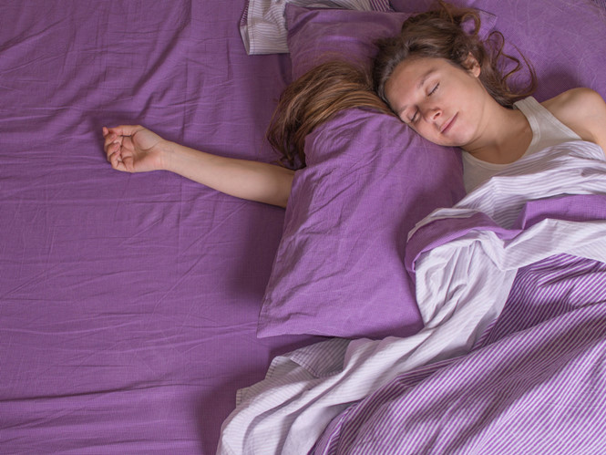 Giấc ngủ giúp cơ thể phục hồi, vì vậy cần chăm sóc giấc ngủ - Ảnh: Shutterstock