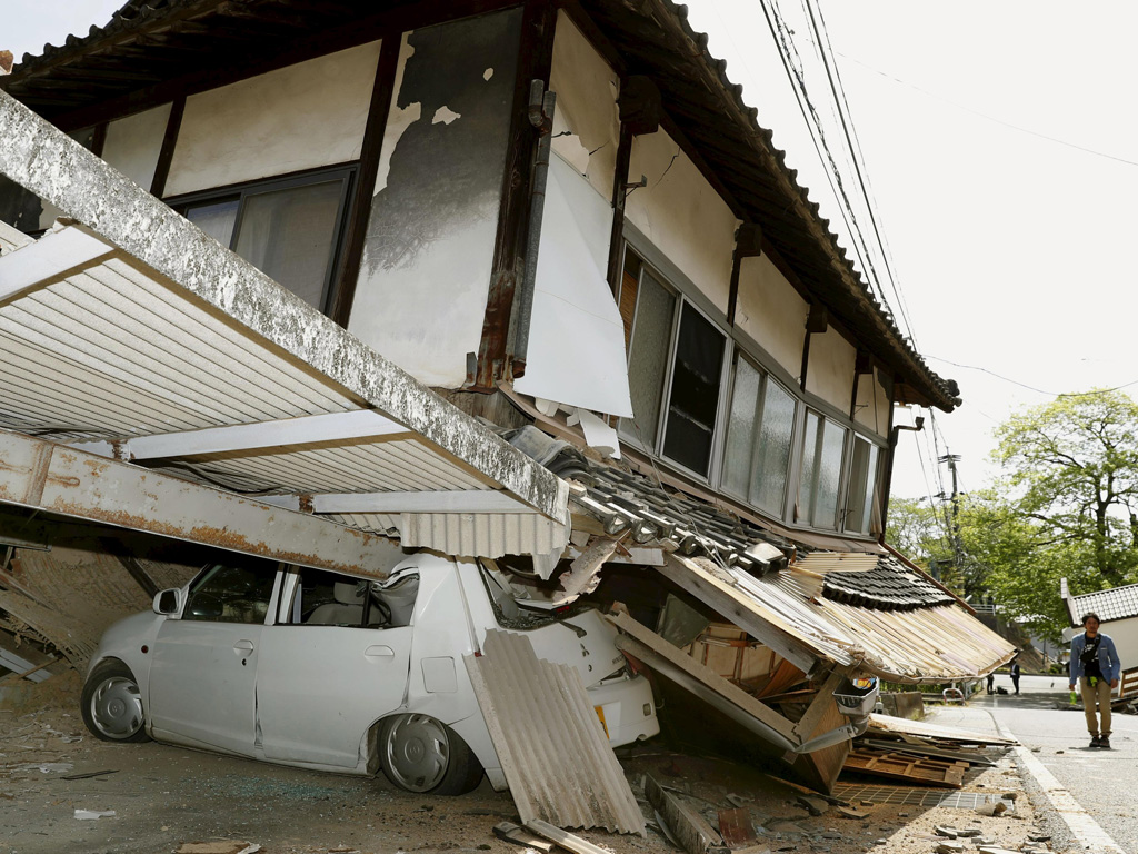 Cảnh đổ nát tại Kumamoto sau động đất	-Ảnh: Reuters