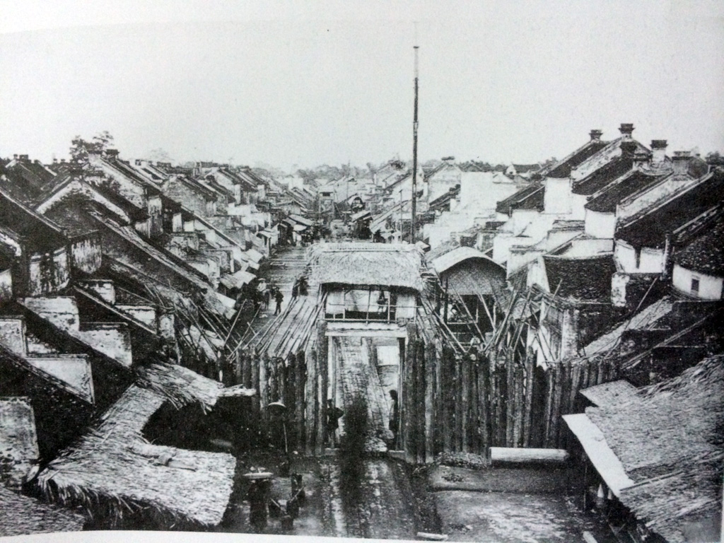 Một khu phố Hà Nội cuối thế kỷ 19 - Ảnh: T.L