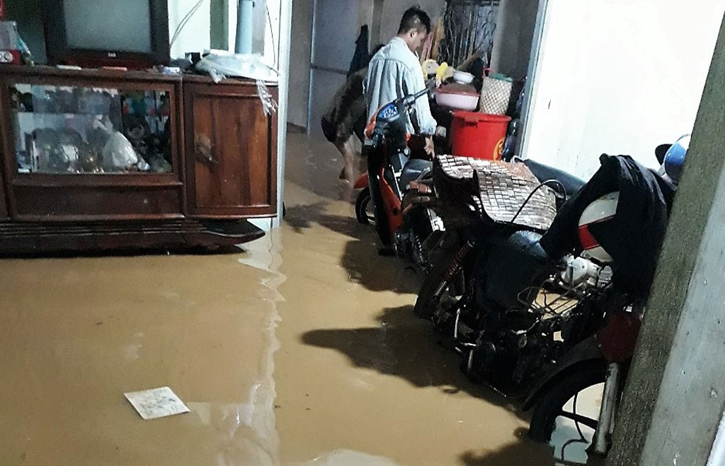 Hàng trăm ngôi nhà của người dân Lâm Đồng bị nước nhấn chìm sau trận mưa kéo dài hơn 6 giờ3