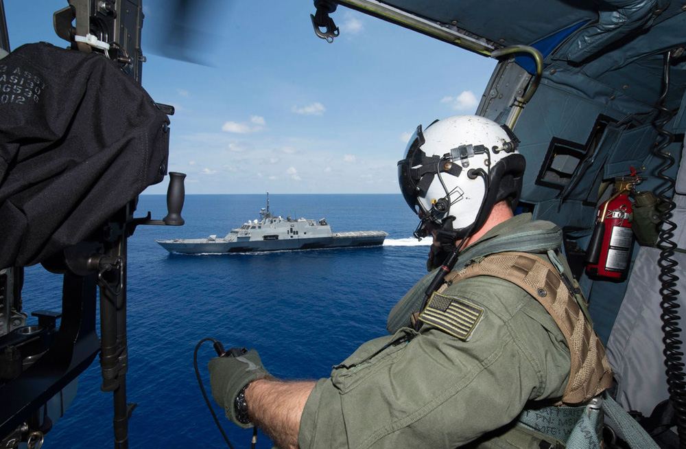Tàu tác chiến cận bờ (LCS) Fort Worth của Mỹ trong lần tuần tra trên Biển Đông ngày 12.5.2015 - Ảnh: Hải quân Mỹ