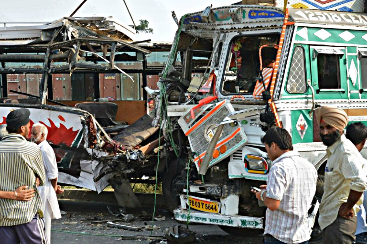 Đi ăn cưới, 2 xe buýt đâm nhau, 15 người chết ở Ấn Độ - Ảnh minh họa: AFP