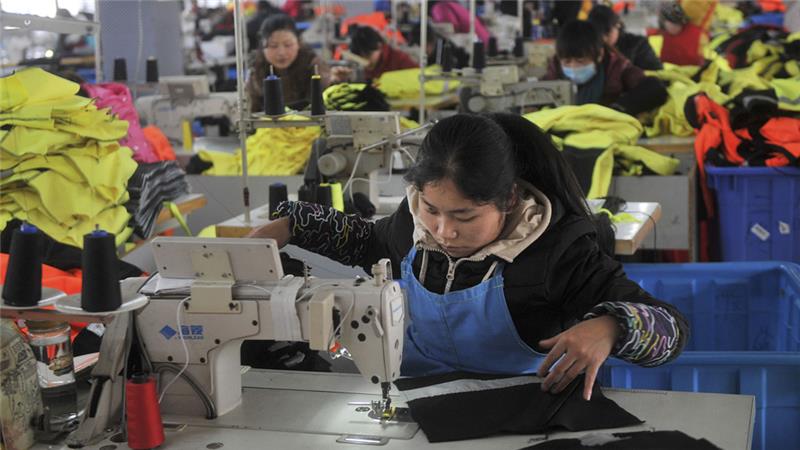 Việt Nam sẽ trở thành trung tâm sản xuất của khu vực - Ảnh minh họa: Reuters