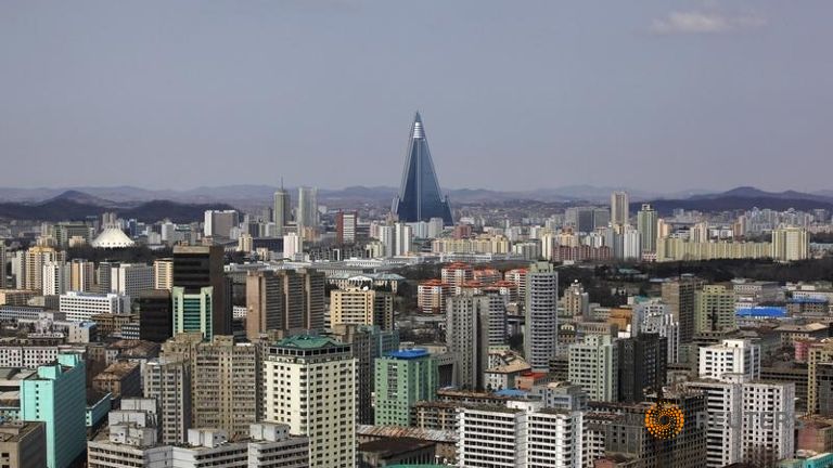 Triều Tiên mở tour tham quan Bình Nhưỡng bằng trực thăng - Ảnh: Reuters
