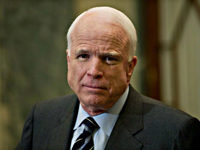 TNS John McCain yêu cầu Lầu Năm Góc công khai vụ tuần tra ở Biển Đông - Ảnh: Bloomberg