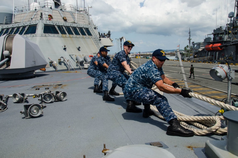 Tàu tác chiến cận bờ USS Fort Worth của Mỹ tại cảng Sihanoukville ngày 15.11, chuẩn bị diễn tập CARAT với Campuchia - Ảnh: Hải quân Mỹ