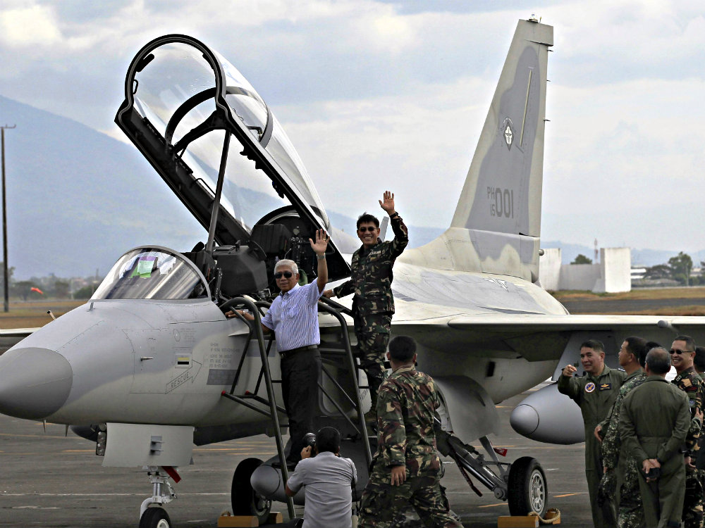 Philippines bổ sung chiến đấu cơ siêu thanh để tăng cường phòng vệ ở Biển Đông -Ảnh: Reuters