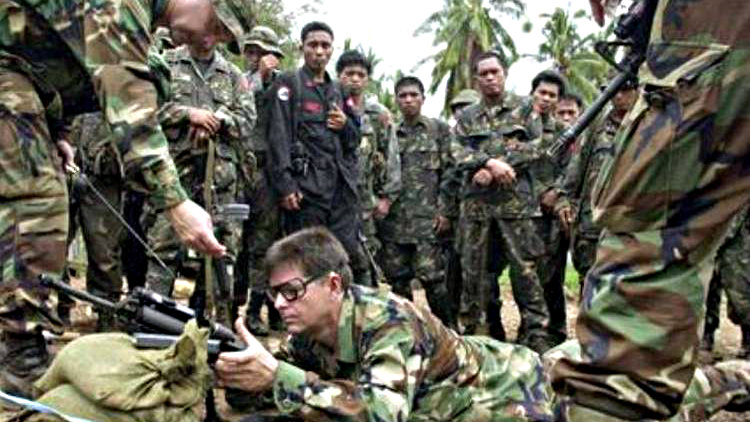 Quân đội Mỹ huấn luyện quân đội Philippines - Ảnh: Reuters