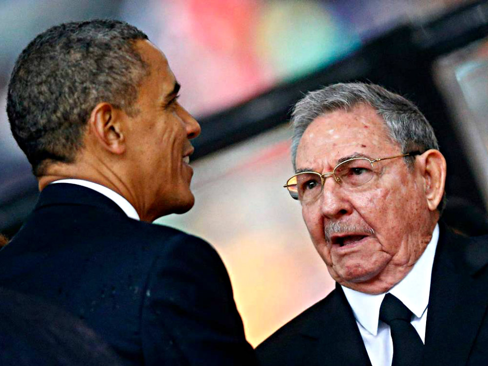 Tổng thống Barack Obama và Chủ tịch Raul Castro - Ảnh: Reuters