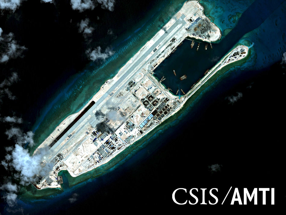 Lầu Năm Góc quan ngại Trung Quốc liên tục cho máy bay đáp xuống Đá Chữ Thập - Ảnh: CSIS