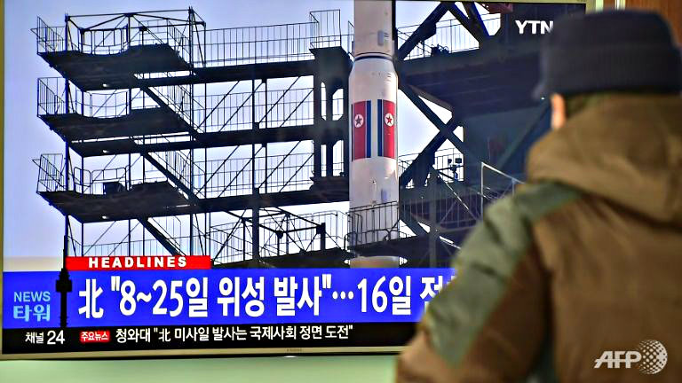Triều Tiên chuẩn bị phóng tên lửa đạn đạo - Ảnh: AFP