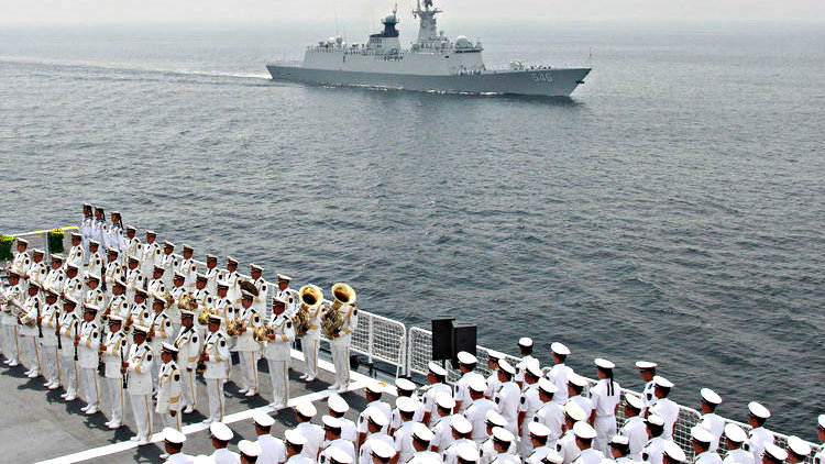 Hải quân Trung Quốc sẽ được phần nhiều của ngân sách quốc phòng cho các hoạt động ở Biển Đông - Ảnh minh họa: Bloomberg