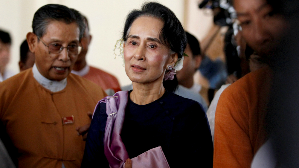 Bà Aung San Suu Kyi trong phiên họp đầu tiên của thượng viện  mới tại Myanmar hồi đầu tháng 2.2016 - Ảnh: Reuters