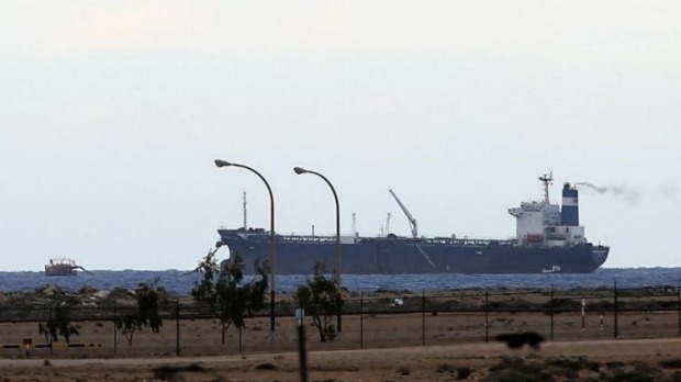 Một tàu chở dầu của Triều Tiên đậu ở cảng Sibra, Libya - Ảnh: Reuters